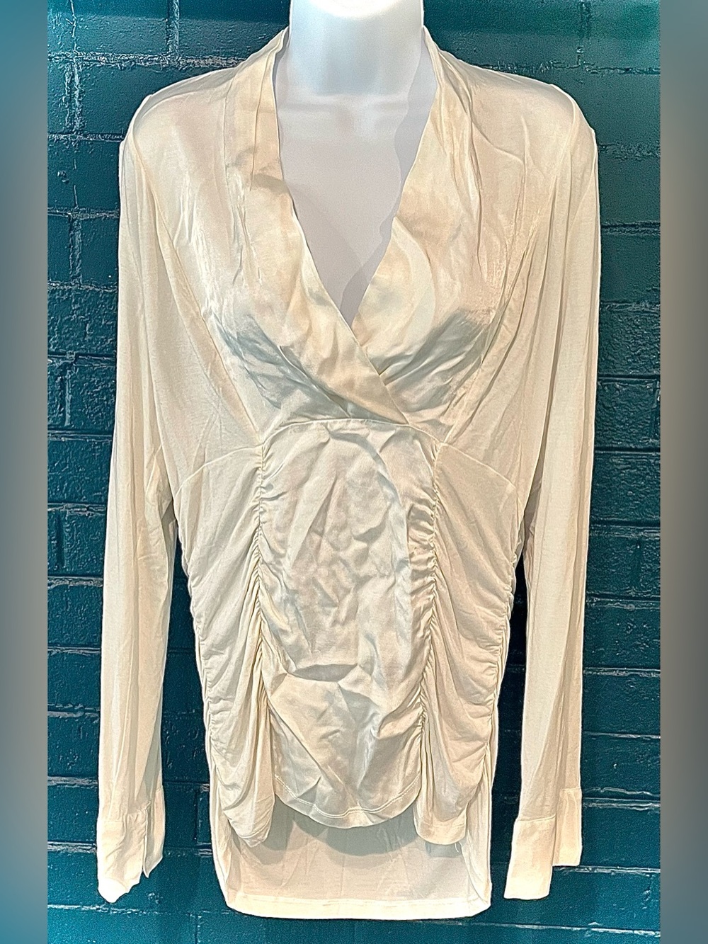 Women's Cream Draped Ruched Long-Sleeve Top